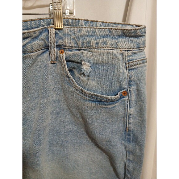 Terra & Sky denim Bermuda shorts Size  22 W  high rise light wash distressed - Picture 4 of 10